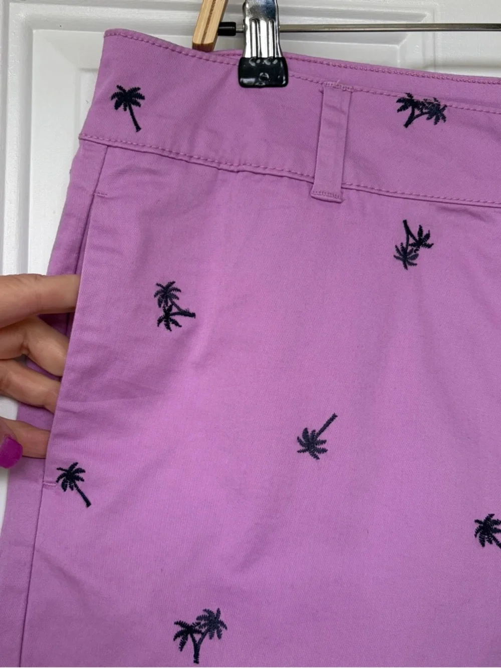 •St. John's Bay• NWT Palm Tree Print Mid-Rise Shorts - Size 12 - Picture 3 of 8